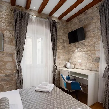 Stephane Vibe Trogir