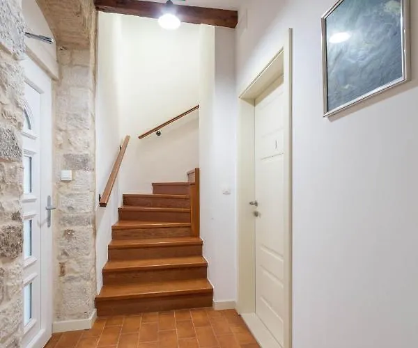Stephane Vibe Apartment *
