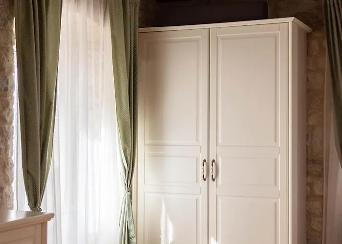 Stephane Vibe * Τρογκίρ